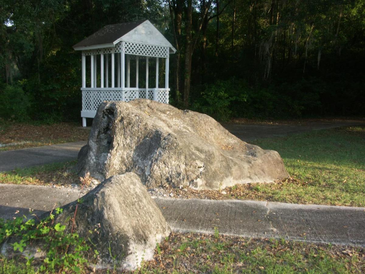 Deerwood Inn & Madison Campground Exterior photo
